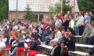 Duża grupa kibiców na ostatnim meczu Korzenna - Poprad